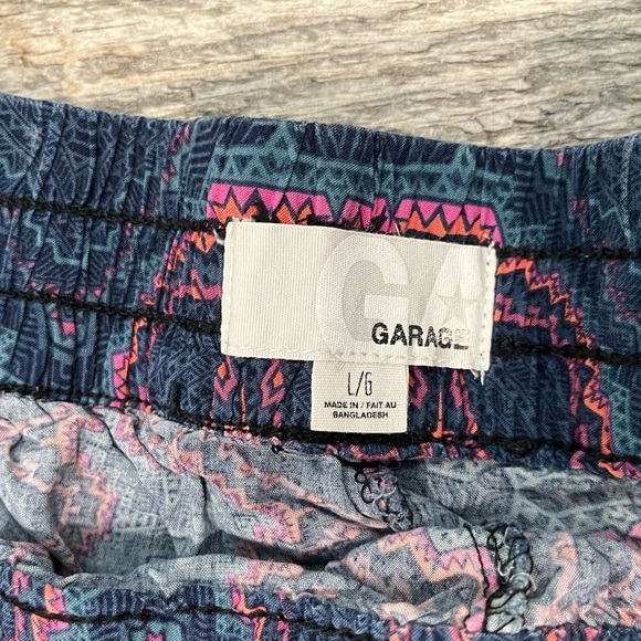 fun patterned shorts! - Picture 2 of 3